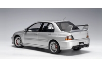 AUTOart Lancer Evolution 1:18 ホワイト 1/18 OTTO 1995 Mitsubishi Lancer EVO III (White) Car Model