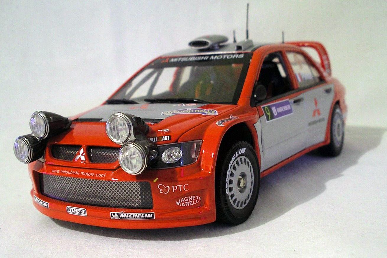 1/18 三菱 ランサー WRC 2004 Team Mitsubishi Motors #9