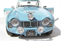 Triumph TR4 - Revell 08873 1:18